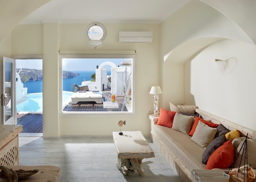 ATHERMI SUITES 48/74