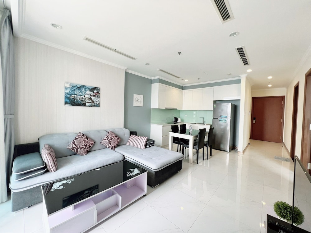 Christine S Saigon Apartment 25/50