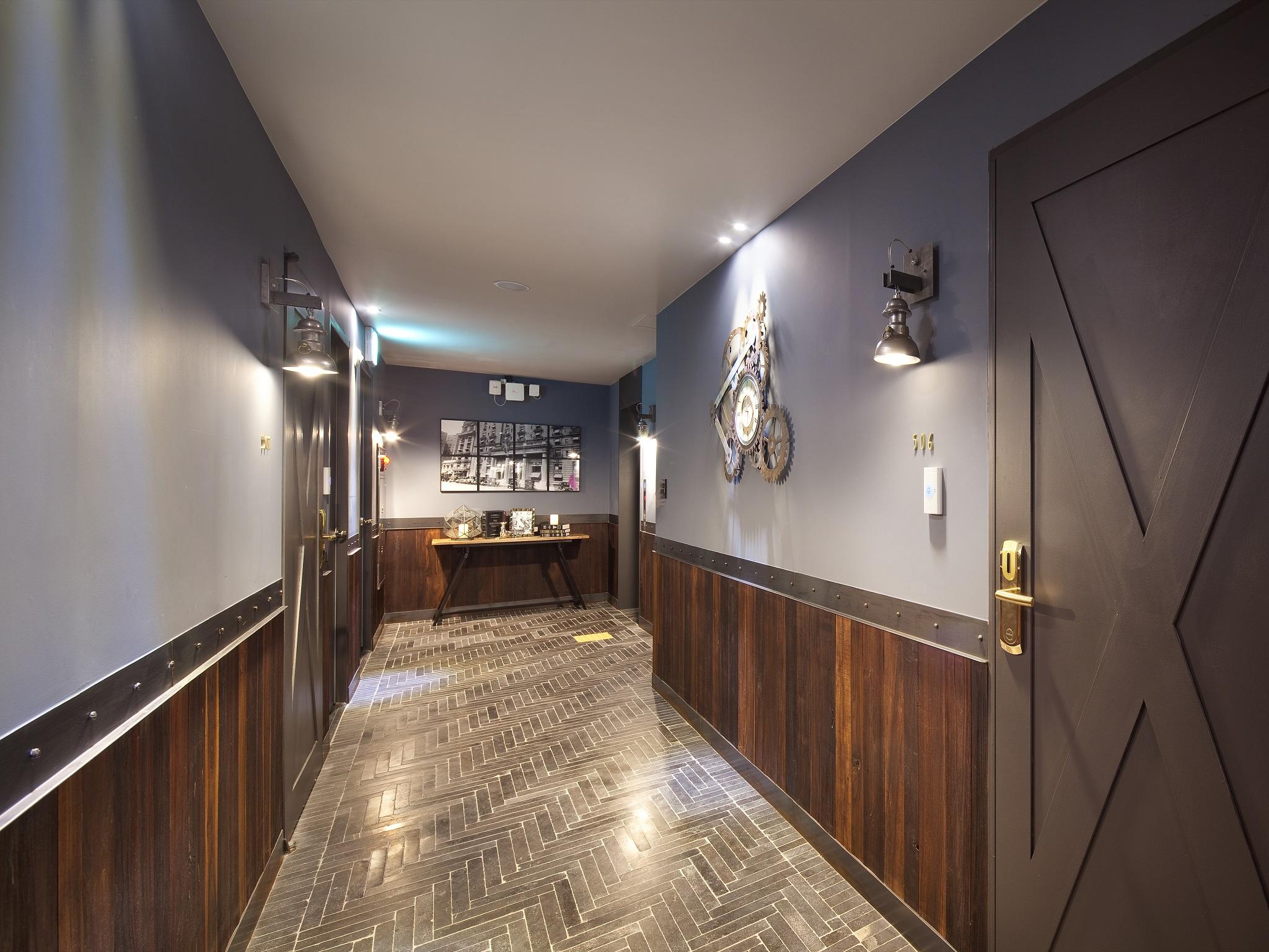The Hound Hotel 25/45