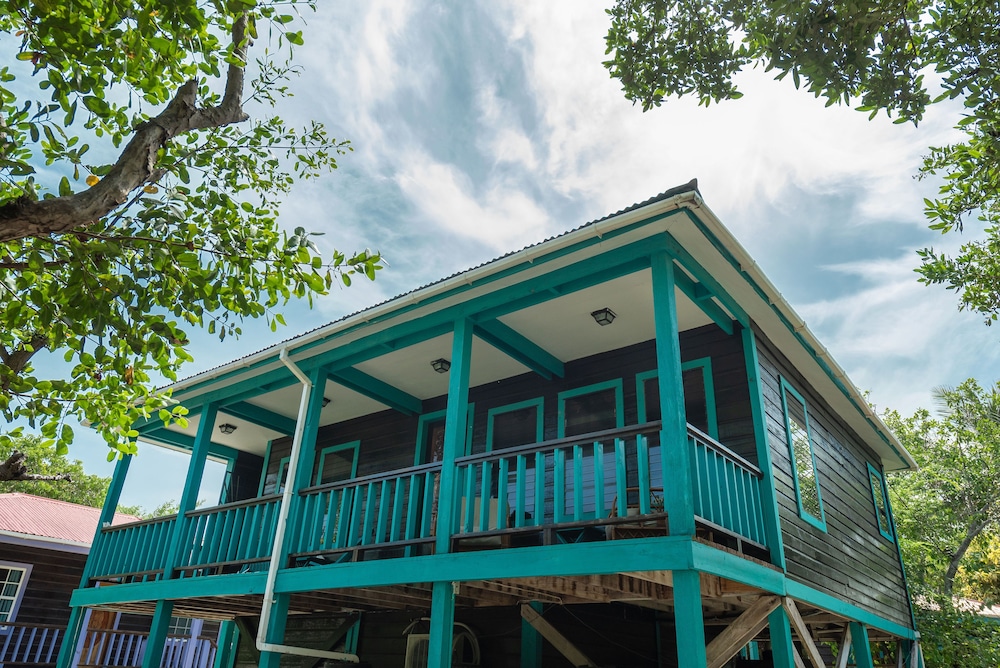 Bella Vista Guesthouse Cabins 2/84
