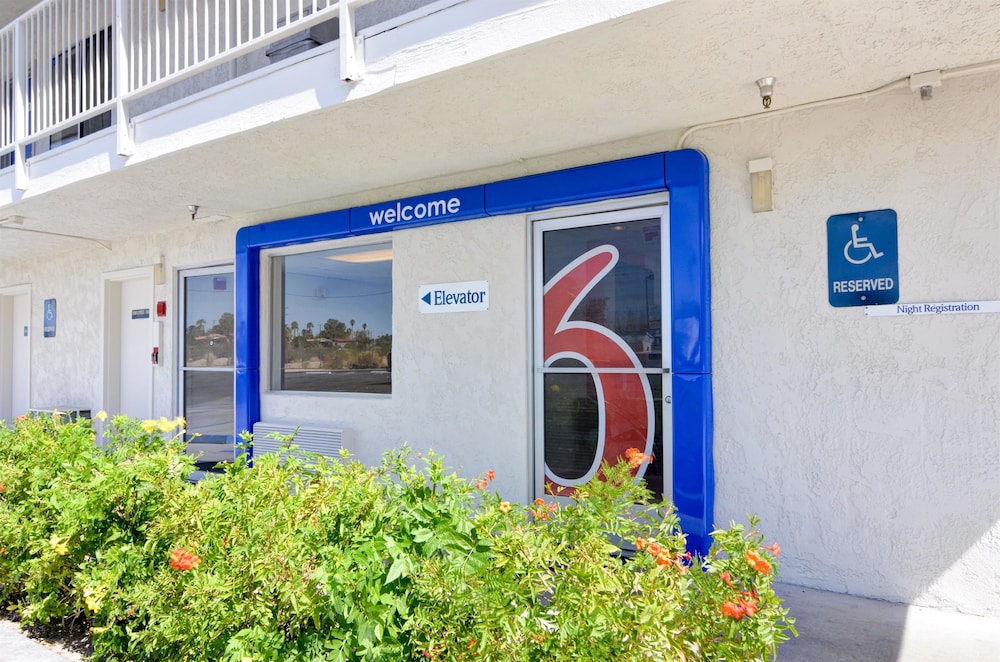 Motel6 Twentynine Palms, CA 33/43