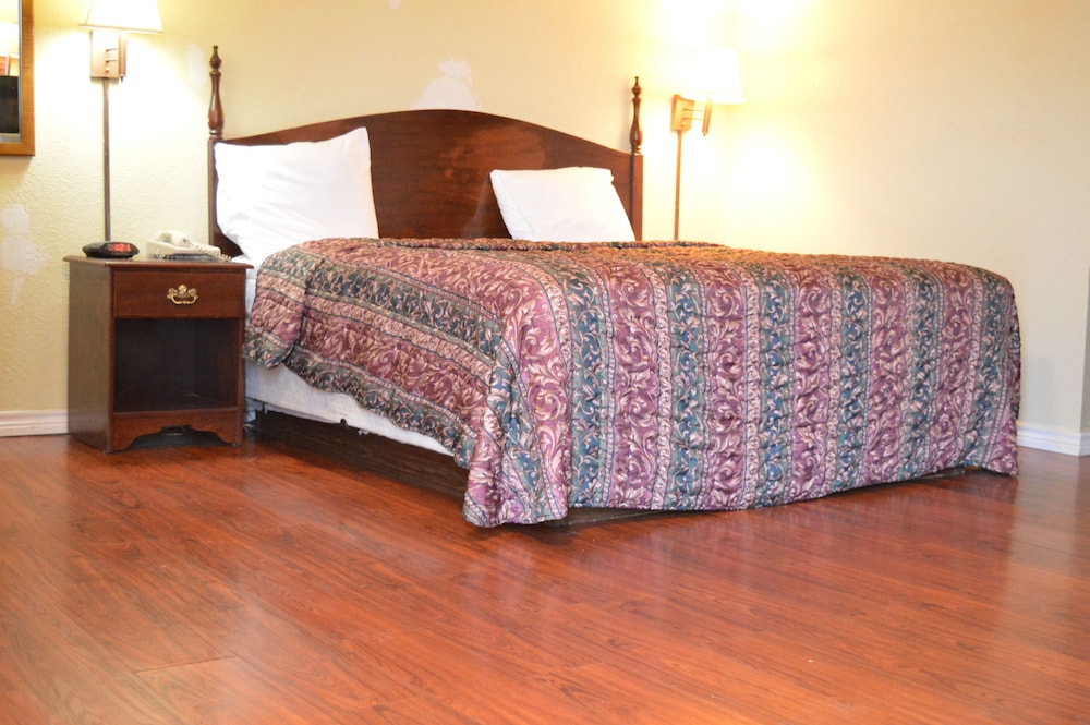 Knights Inn Greenville Tx 21/35