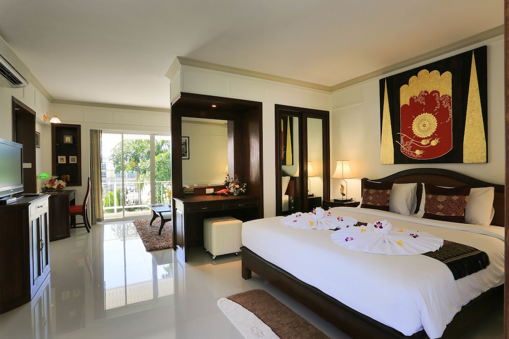 Naka Resort 3/50