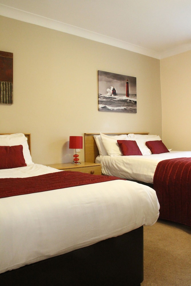 Exeter Court Hotel 30/66