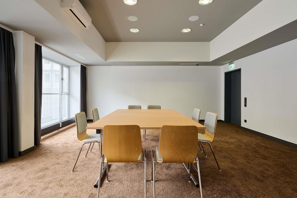 Premier Inn Saarbrucken City Centre 45/56