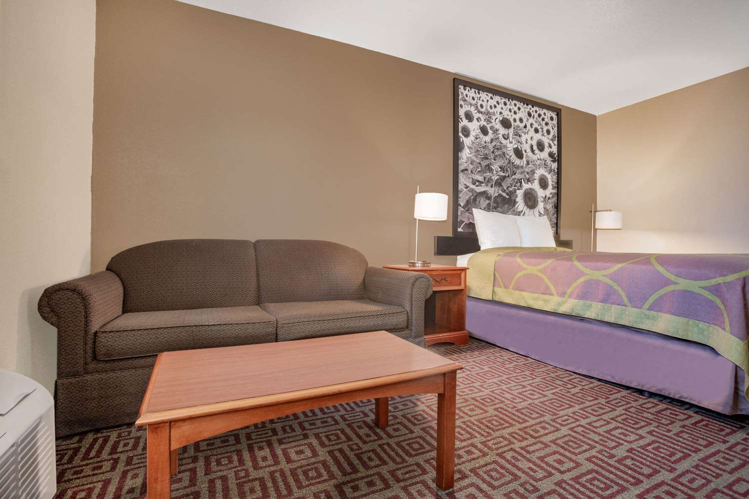 Super 8 by Wyndham Fort Madison 10/21