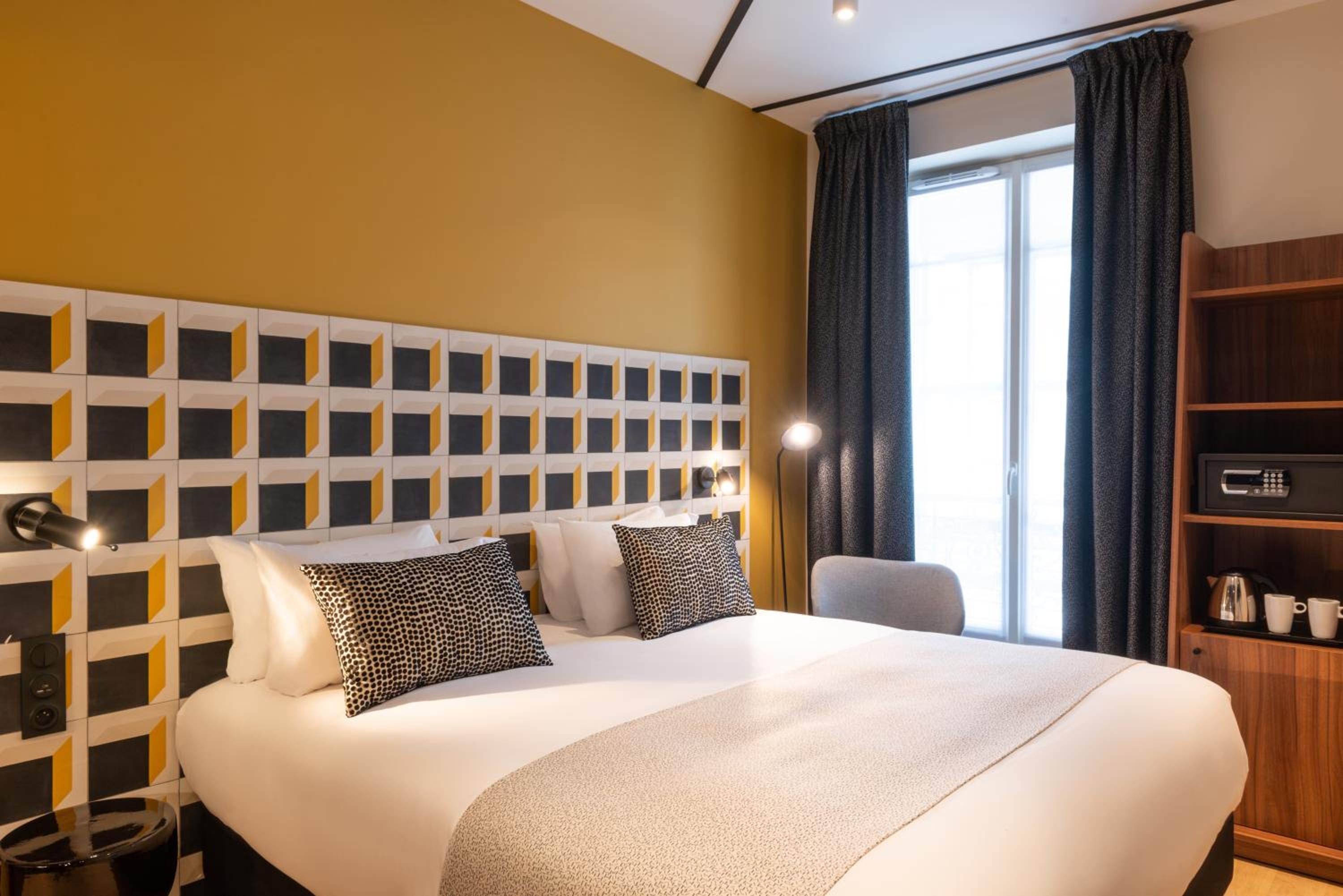SUPERIOR, DOUBLE BED