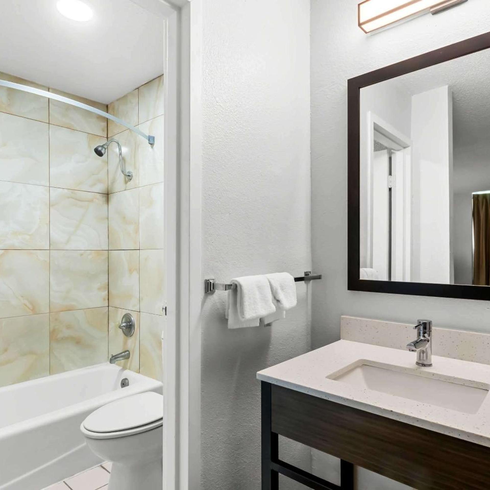 غرفة بسرير كينج، Studio6 Port Lavaca, TX 9/9