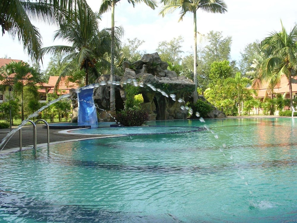 Rompin Beach Resorts 33/39