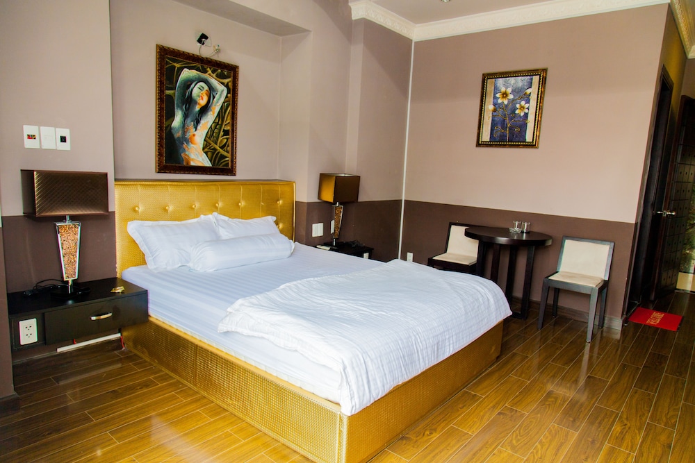 Edenroc Hotel 32/66