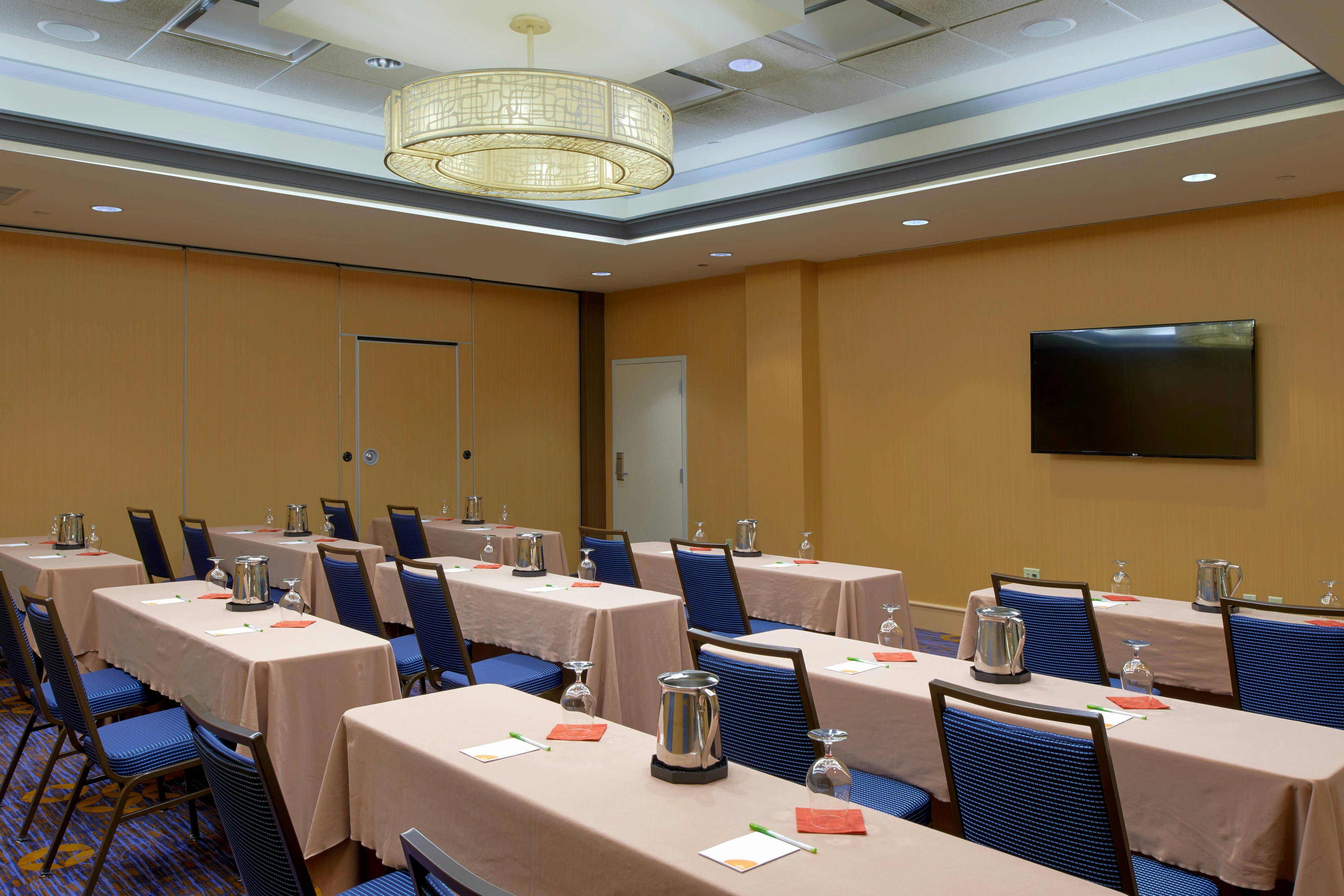 Courtyard By Marriott Hanover Lebanon 48/56