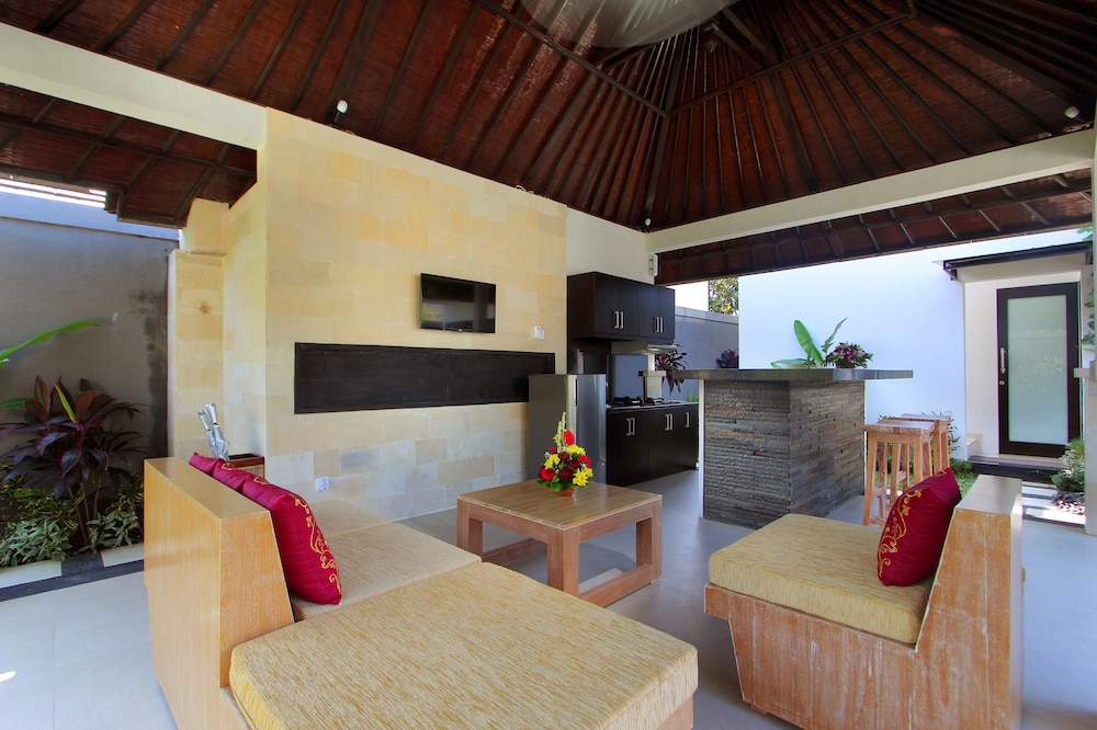 AGATA VILLAS 39/53