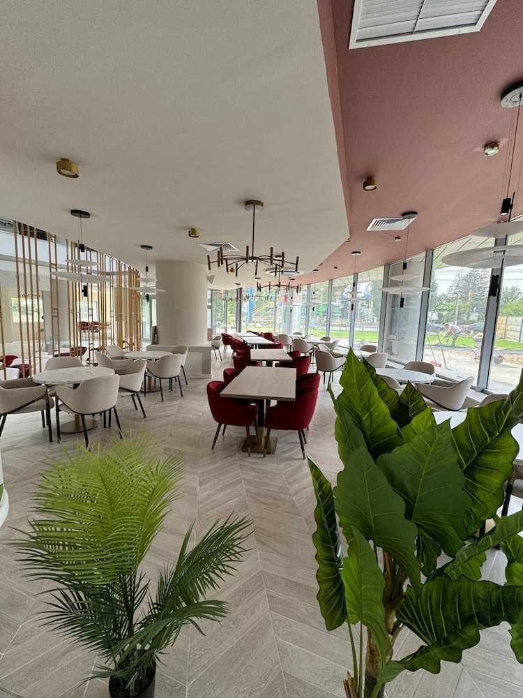Ramada by Wyndham Bucharest Otopeni Airport 27/44