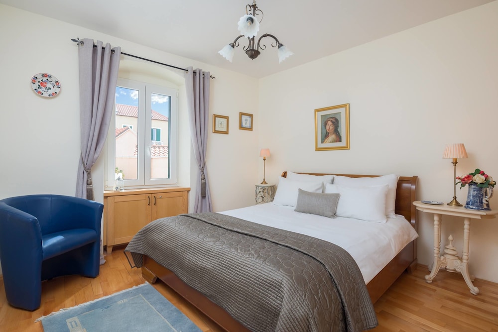 2 BEDROOMS, COMFORT, APARTMENT, TERRACE