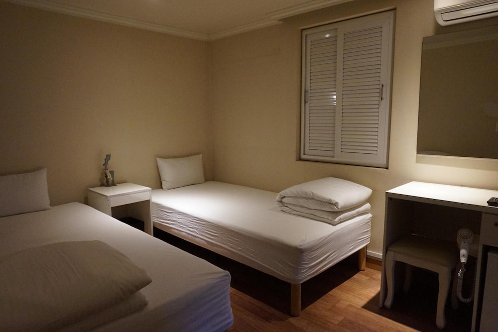 Hotel Mini 16/38