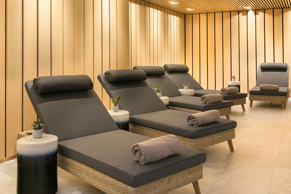 7 HOTEL AND FITNESS 43/72