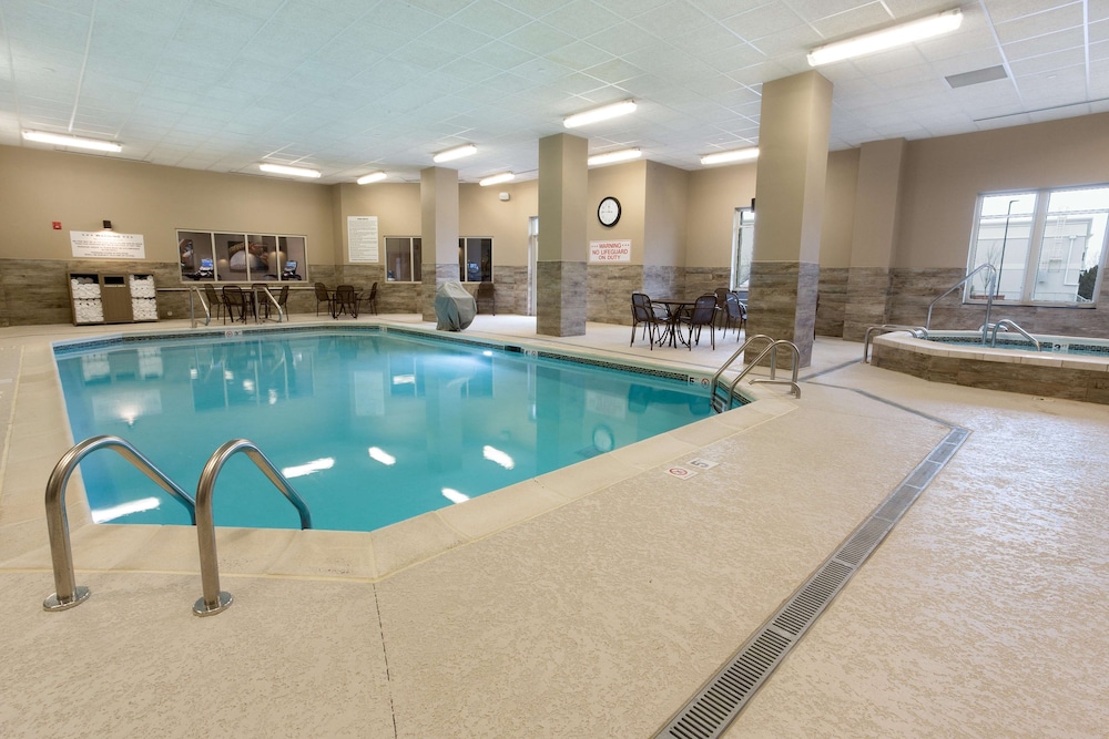 Drury Inn and Suites Louisville North 20/35