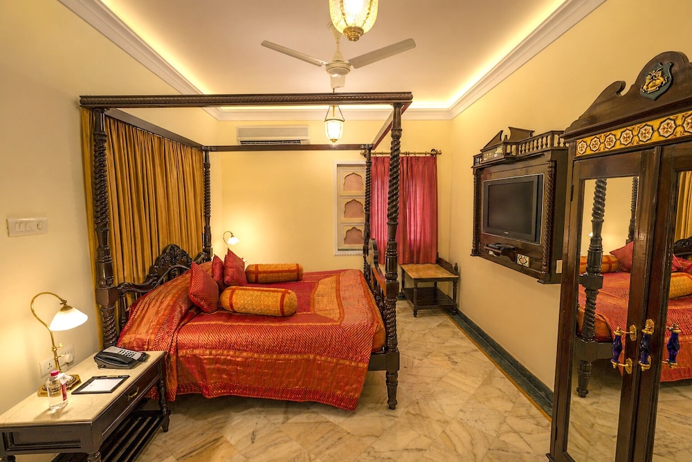 SHAHPURA HOUSE 30/48
