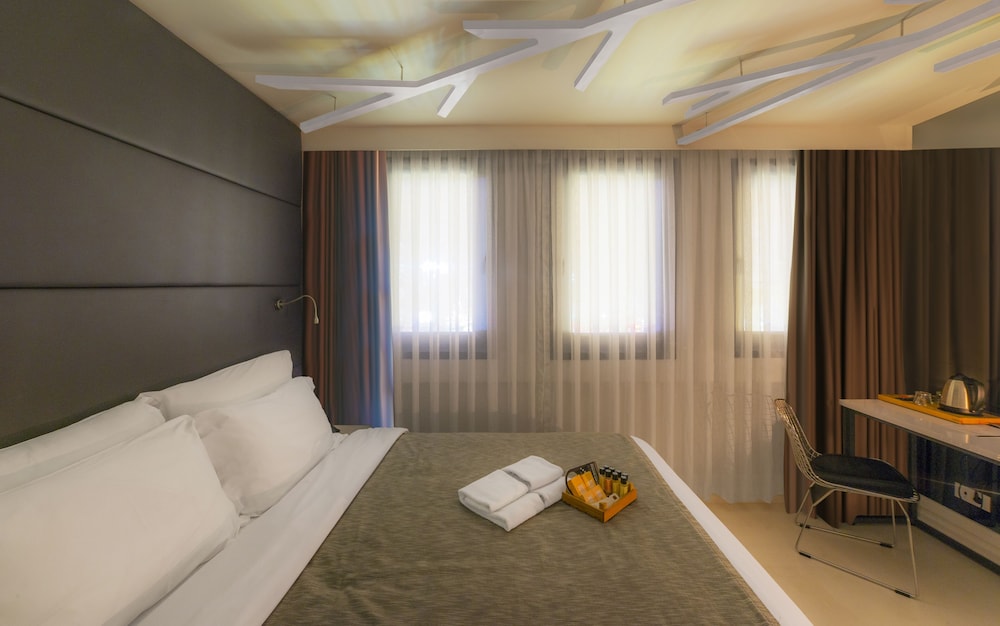 Khai Hotel Karakoy 20/60