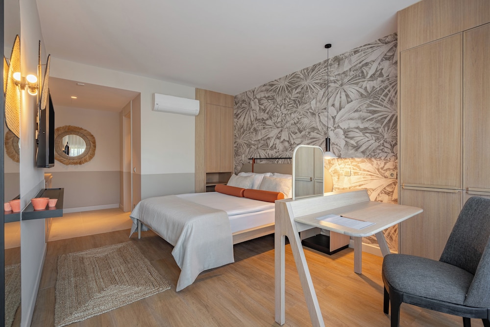 Oli Hotel 13/47