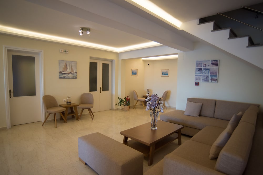 Oasis Hotel 30/50