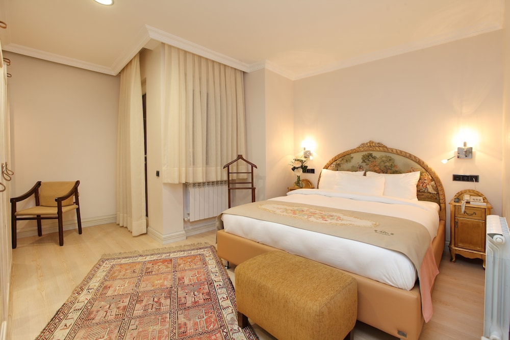 Lir Residence Suites 12/43