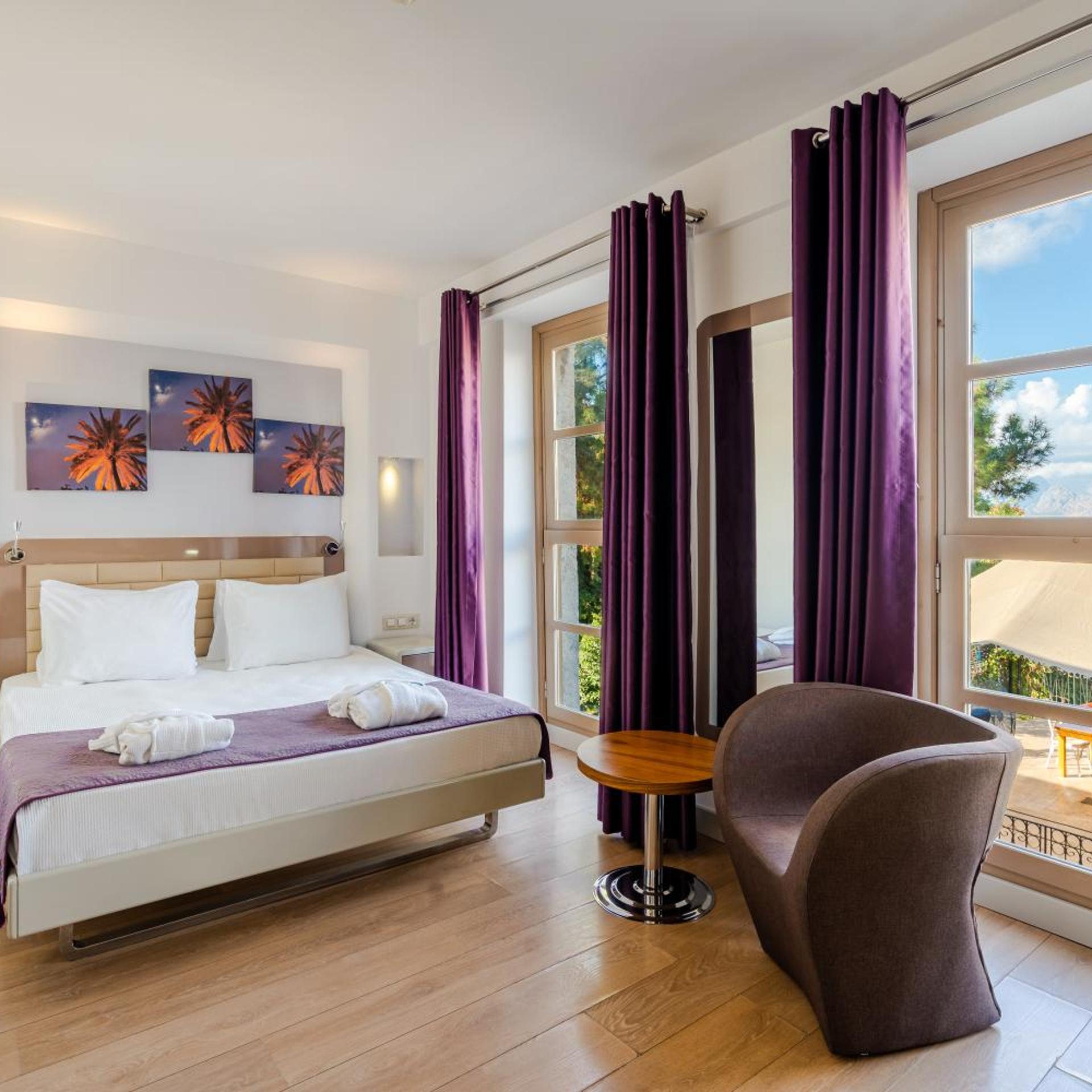 Standard, Double Bed, Lateral Side Sea View، Puding Hotel 4/10