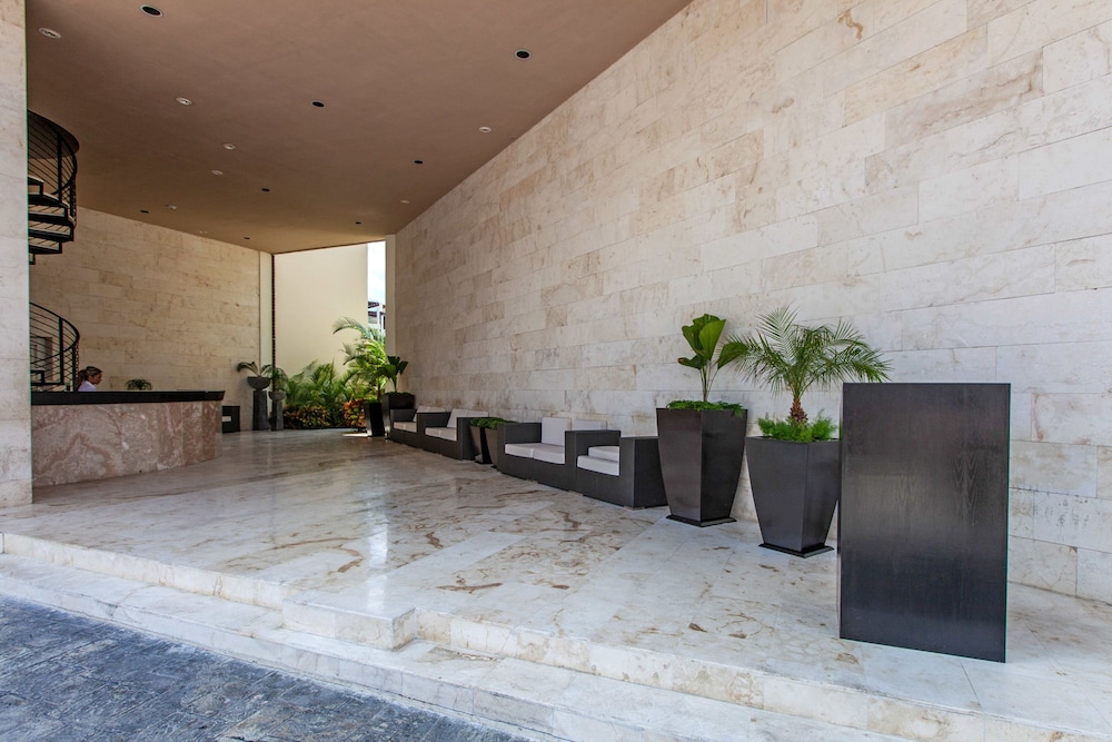 The Elements Oceanfront & Beachside Condo Hotel photo3