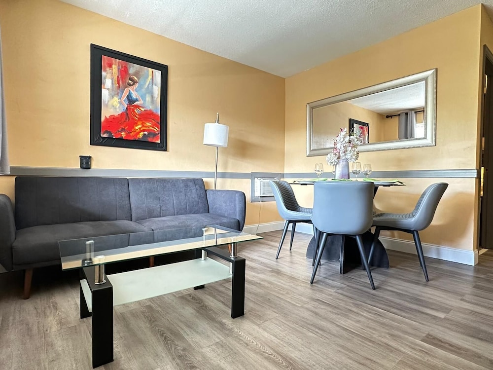 Sheridan Suites Apartment Hotel 50/69