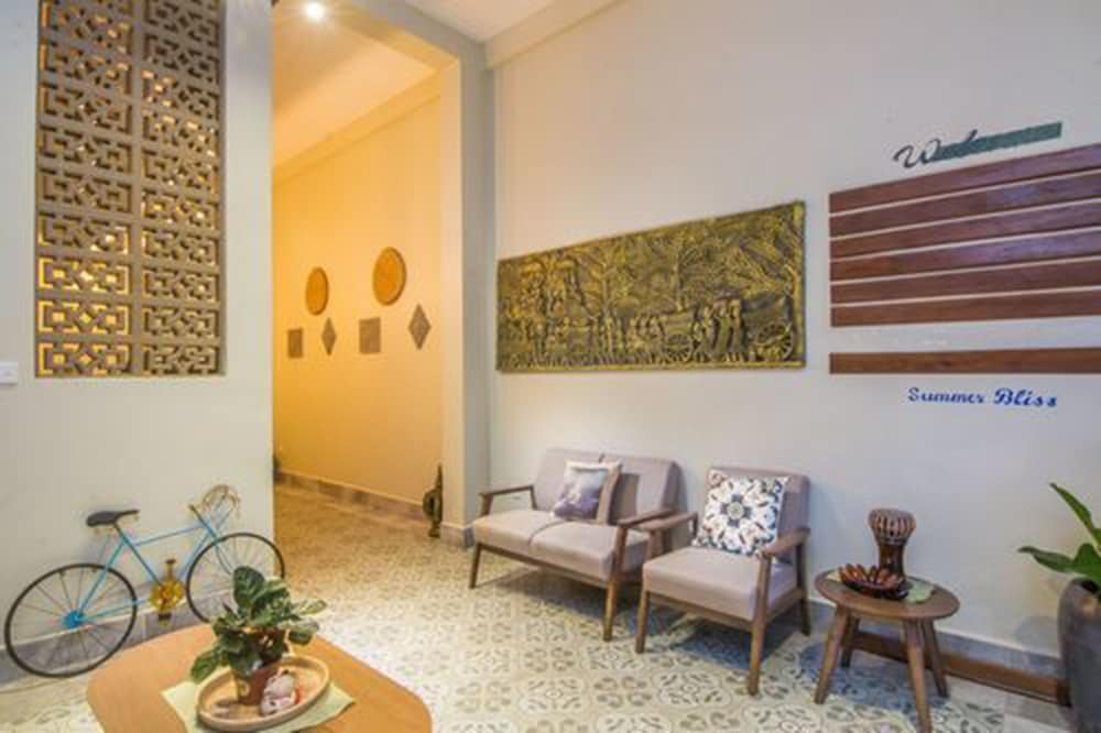 Summer Bliss Boutique & Spa 14/17