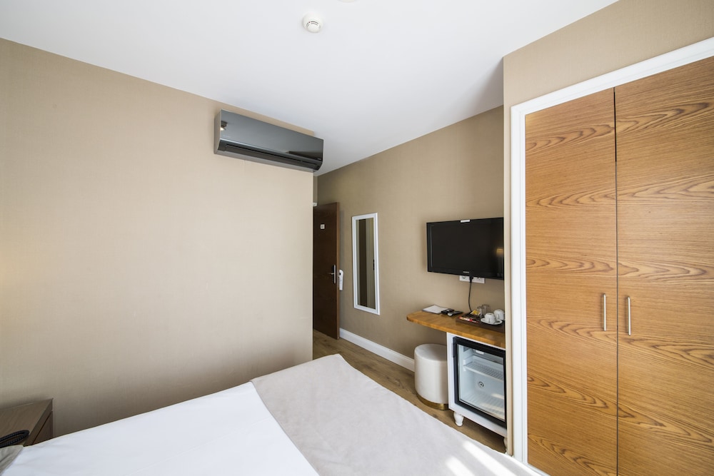 Aston Hotel Taksim (ex Aston Residence Hotel) 35/70