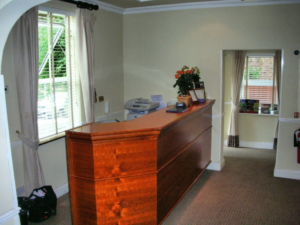 Abbey Lodge Hotel 7/40