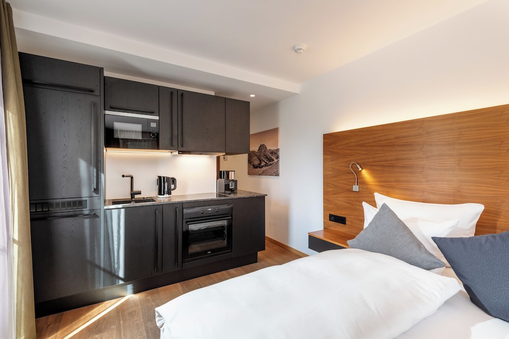 استوديو كومفورت بسرير كينج بإطلالة على الجبل بشرفة، AlpenParks Hotel & Apartment Taxacher 2/4