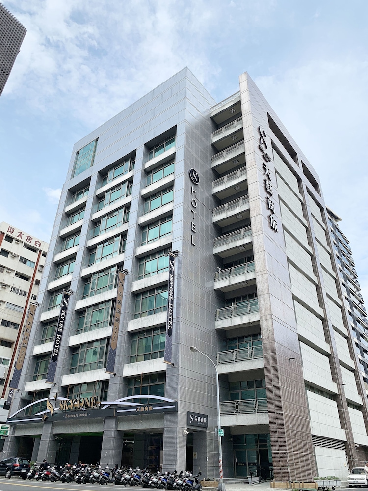 Skyone Hotel 5/72
