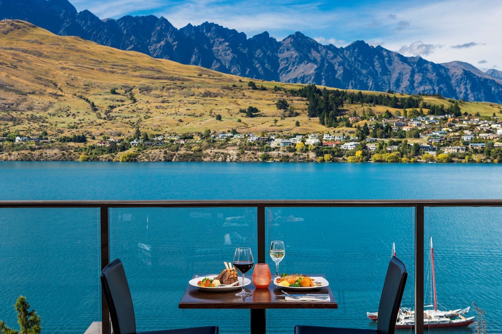 Avani Queenstown Hotel 27/56