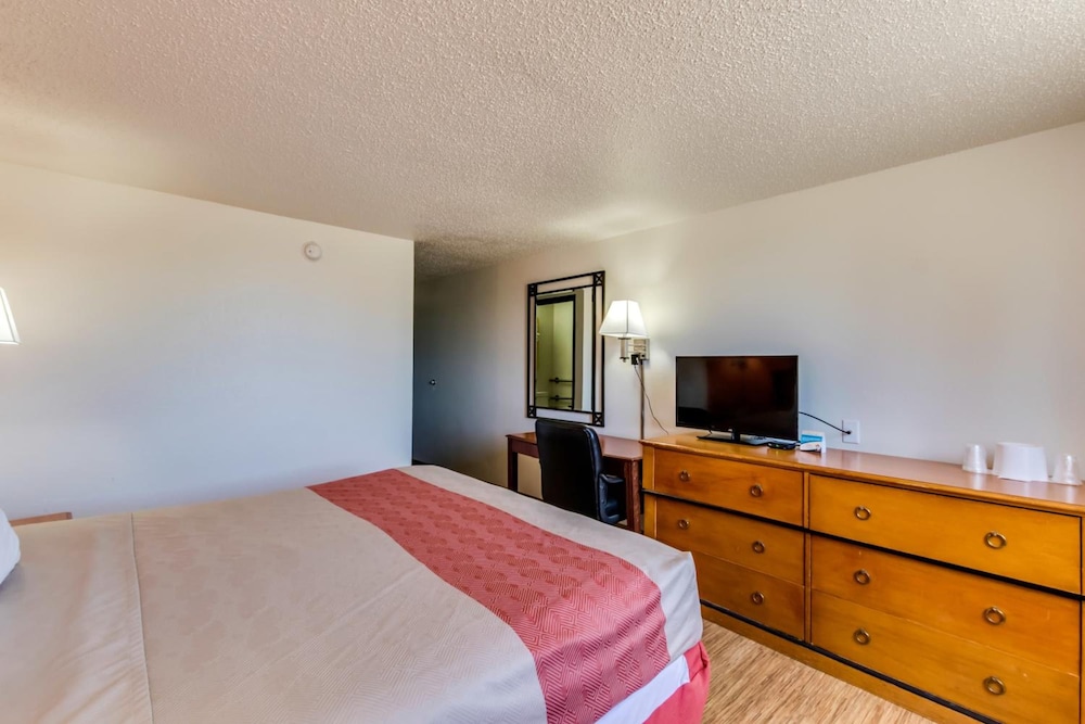 Motel6 Albert Lea, MN 25/59