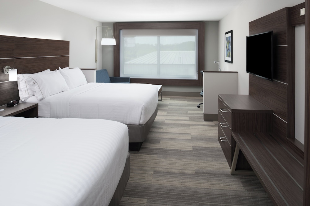جناح بسريرين كوين مع أريكة، Holiday Inn Express Suites Kingdom City 2/3
