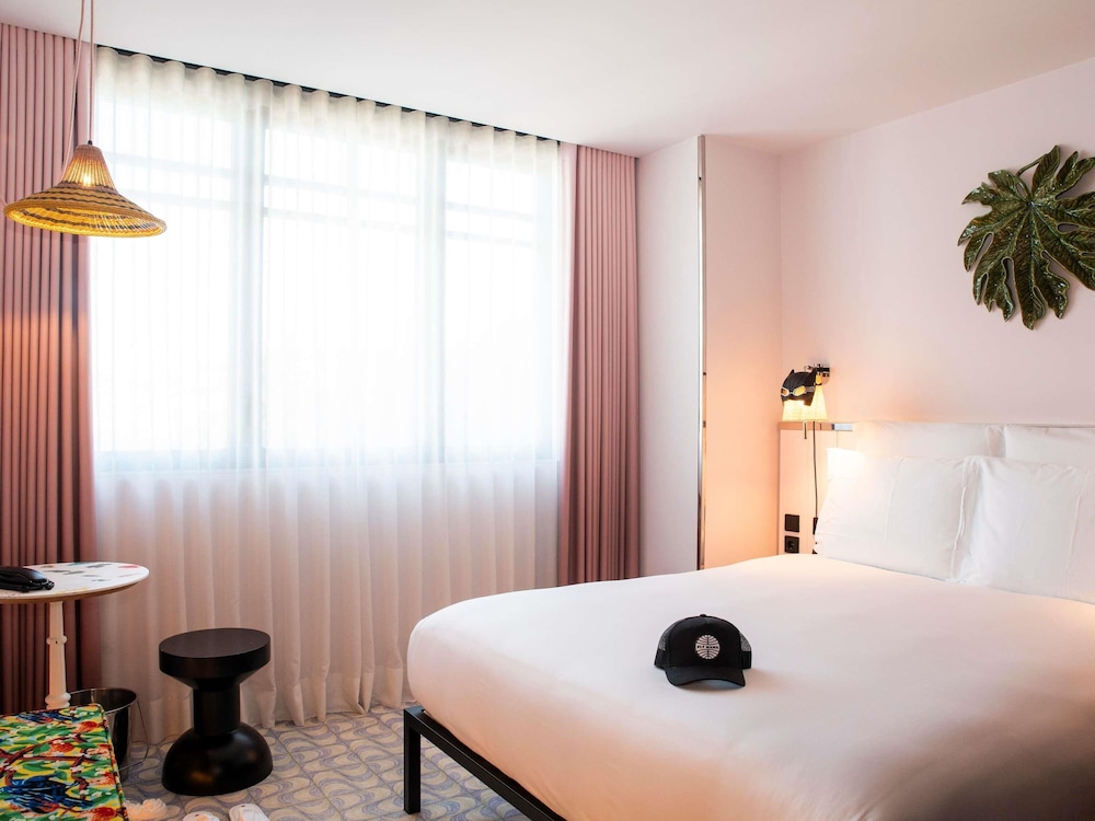 Mama, Medium, 2 Queen Beds، Mama Shelter Lisboa 2/6