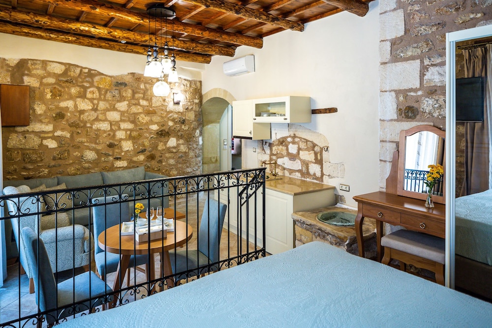 Phaedra Suites - Adults Only 34/50