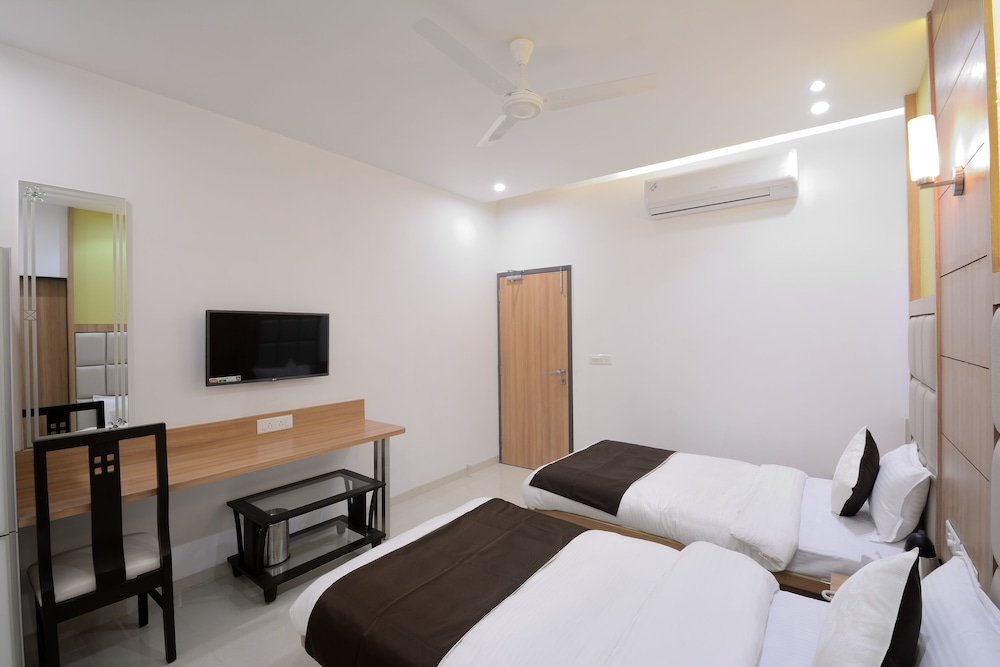 HOTEL ONE UP 41/69