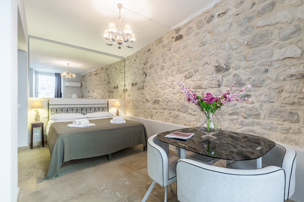 Scicli Albergo Diffuso 3/50