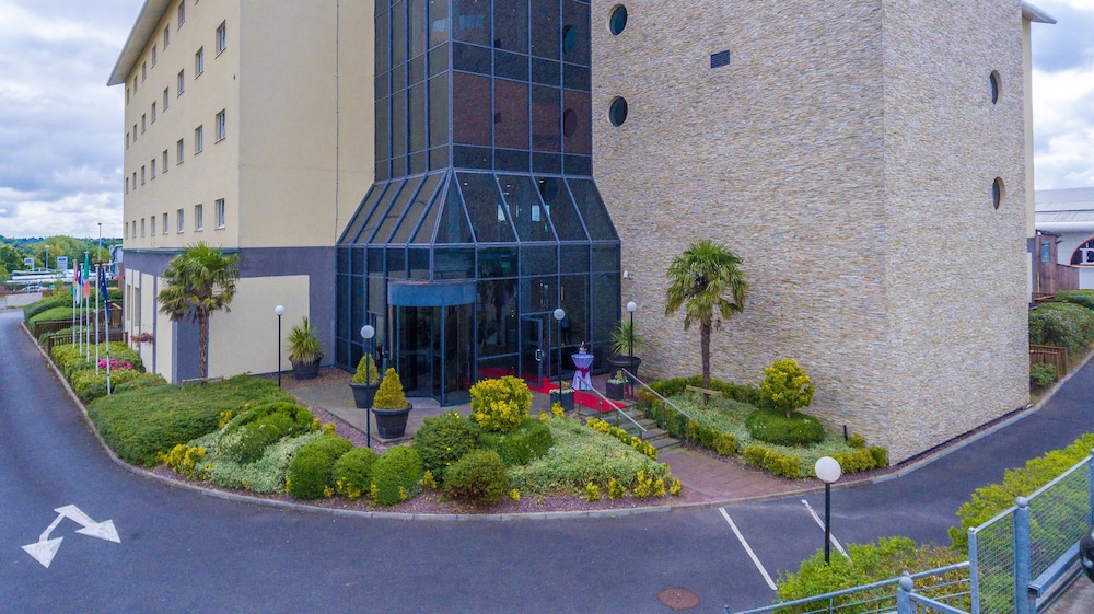 Talbot Hotel Carlow 44/50
