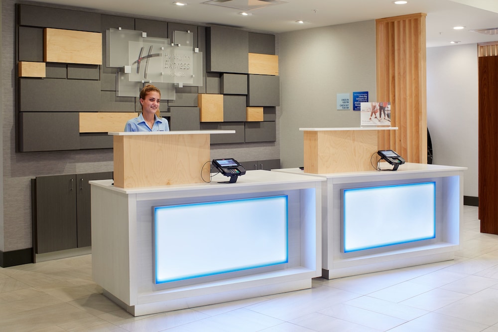 Holiday Inn Express Suites Cincinnati North Liberty Way 11/39