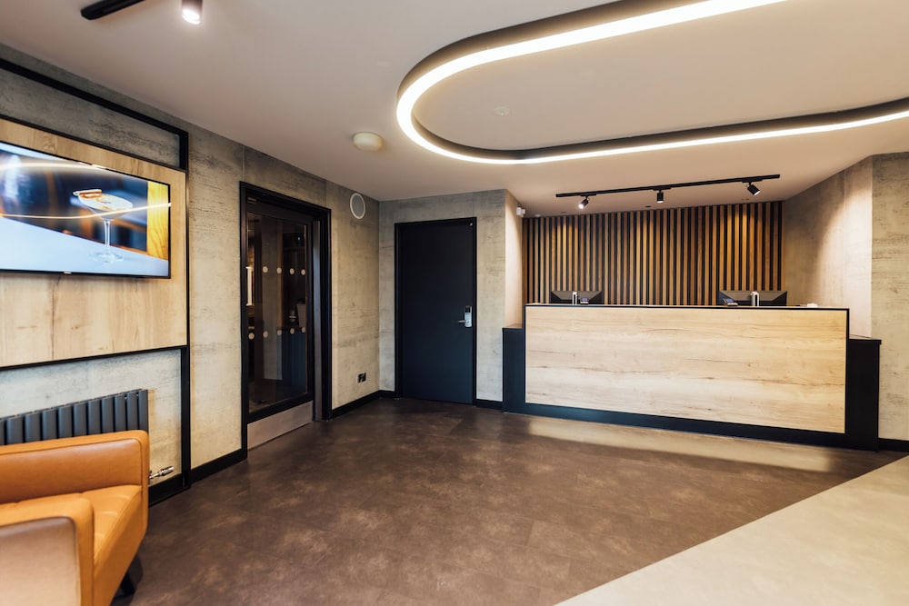 Ibis Coleraine Riverside 10/60
