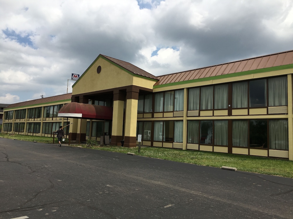 Days Inn By Wyndham Sharonville 1/38