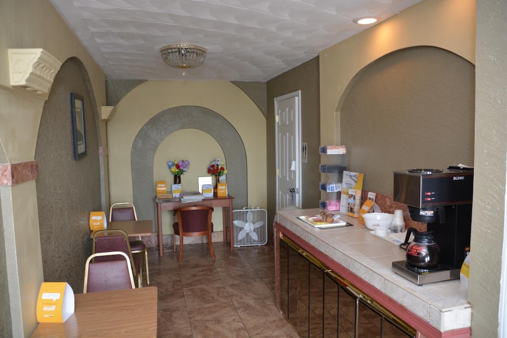 Stay Express Inn Near Ft. Sam Houston 20/26
