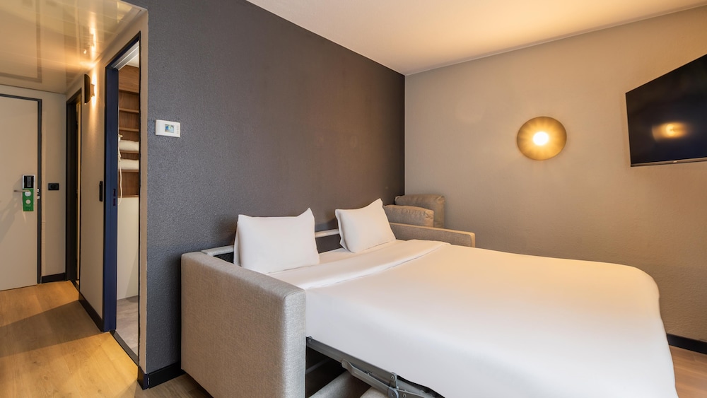 Campanile Paris CDG Airport Villepinte 12/46