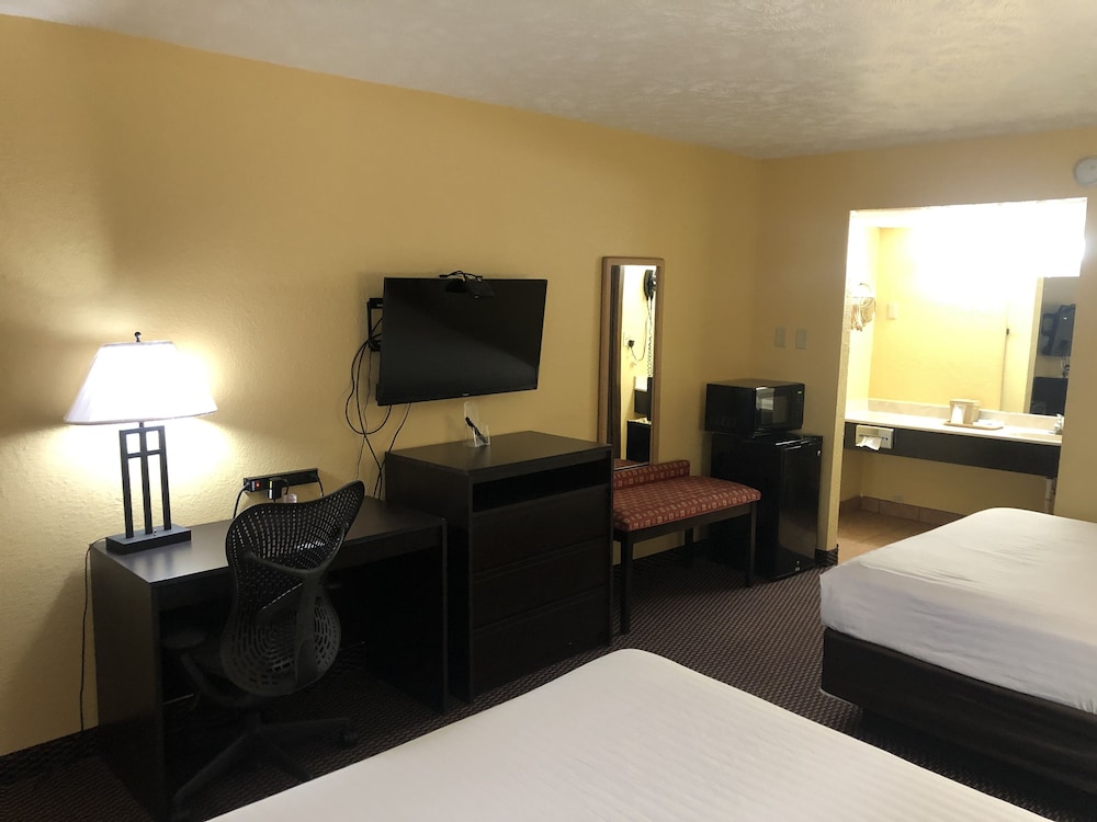 Nendels Inn and Suites Dodge City Airport 31/35