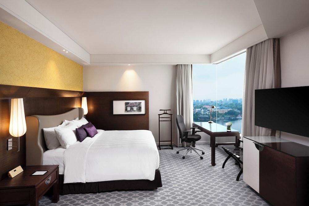 Pacific Club Lakeview King