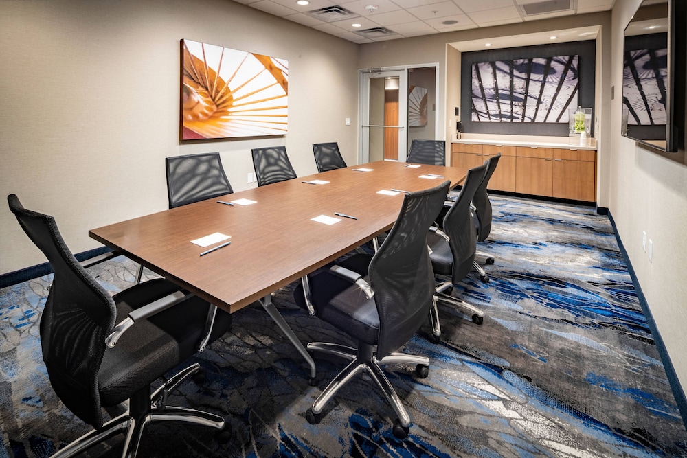 Fairfield Inn and Suites by Marriott Las Vegas Northwest 42/45
